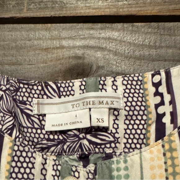 To the max- tank top- XS- adjustable double strap- flower design-silk - Picture 3 of 7